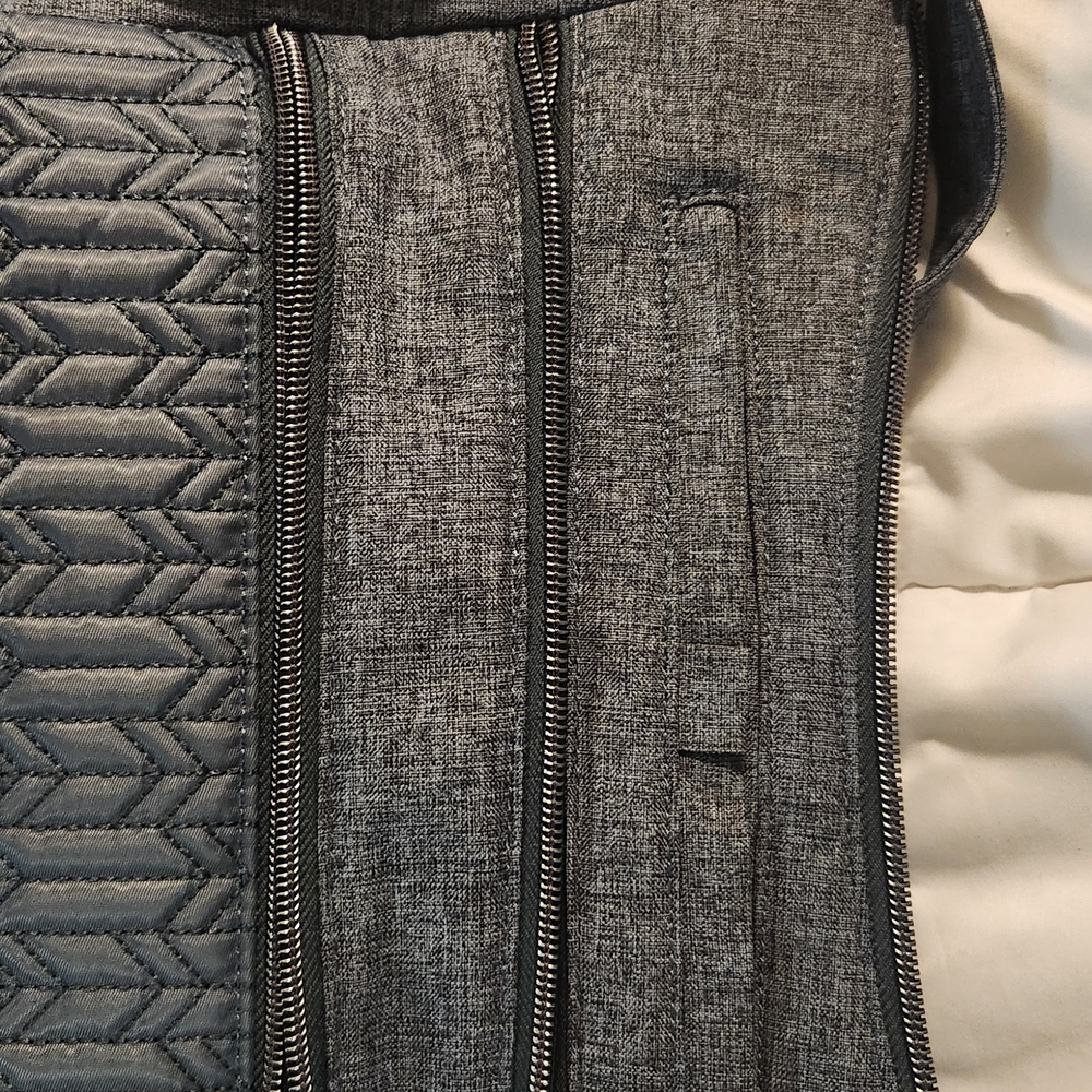 Lug Crossbody Bag in Gray